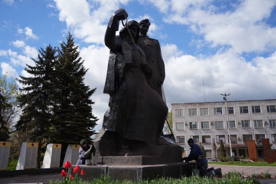 Заводы ЛНР готовятся к празднованию Дня Победы Заводы ЛНР готовятся к празднованию Дня Победы