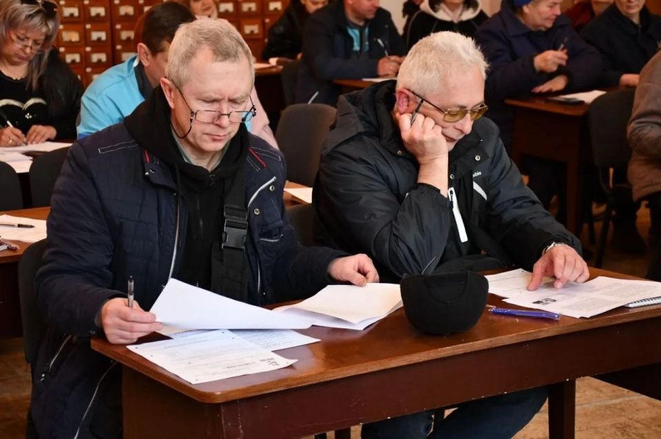 Заводы ЛНР готовятся к празднованию Дня Победы Заводы ЛНР готовятся к празднованию Дня Победы