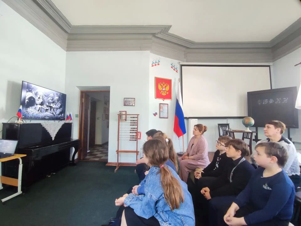 В музее Гринченко прошел урок мужества «Боль и слава нашего народа» В музее Гринченко прошел урок мужества «Боль и слава нашего народа»
