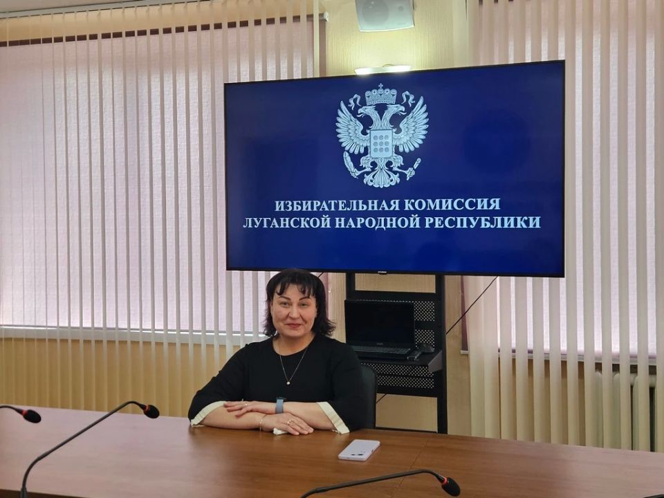 Сотрудники аппарата Избирательной комиссии ЛНР успешно прошли аттестацию Сотрудники аппарата Избирательной комиссии ЛНР успешно прошли аттестацию