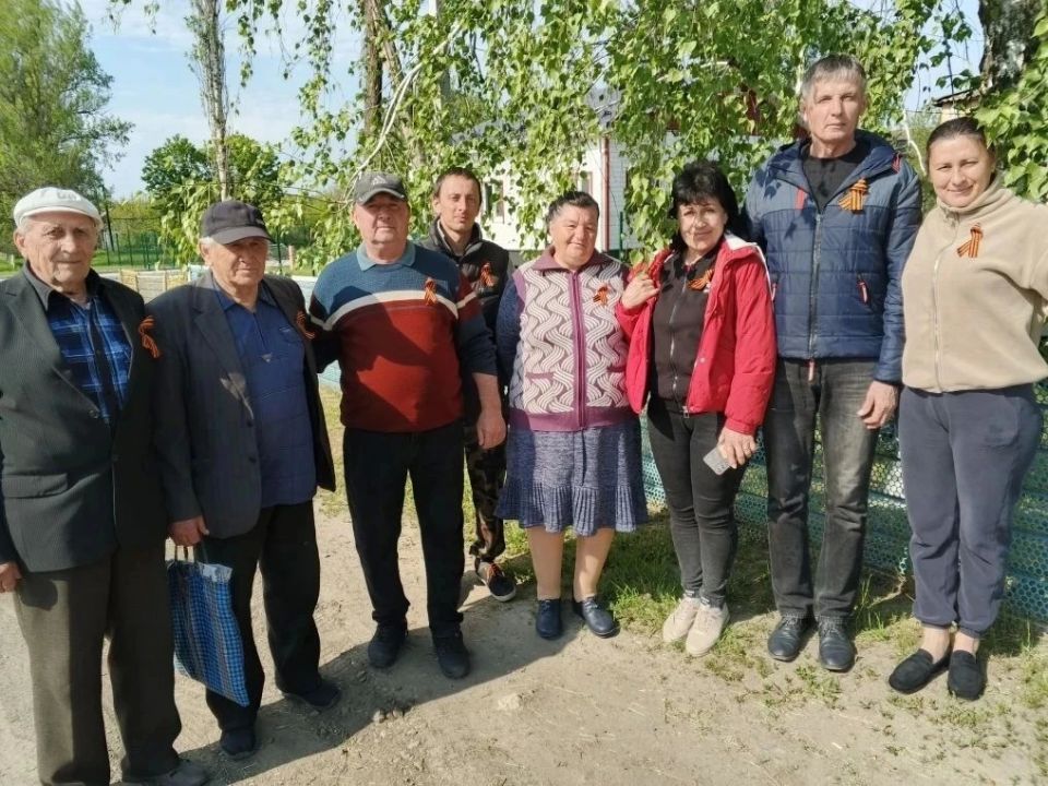 Символ мужества и связи поколений: в Меловском муниципальном округе стартовала акция «Георгиевская ленточка» Символ мужества и связи поколений: в Меловском муниципальном округе стартовала акция «Георгиевская ленточка»