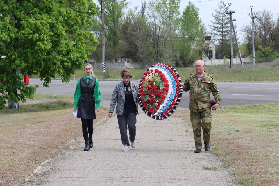 В знак уважения к подвигу в преддверии 81-й годовщины Победы в Великой Отечественной войне В знак уважения к подвигу в преддверии 81-й годовщины Победы в Великой Отечественной войне