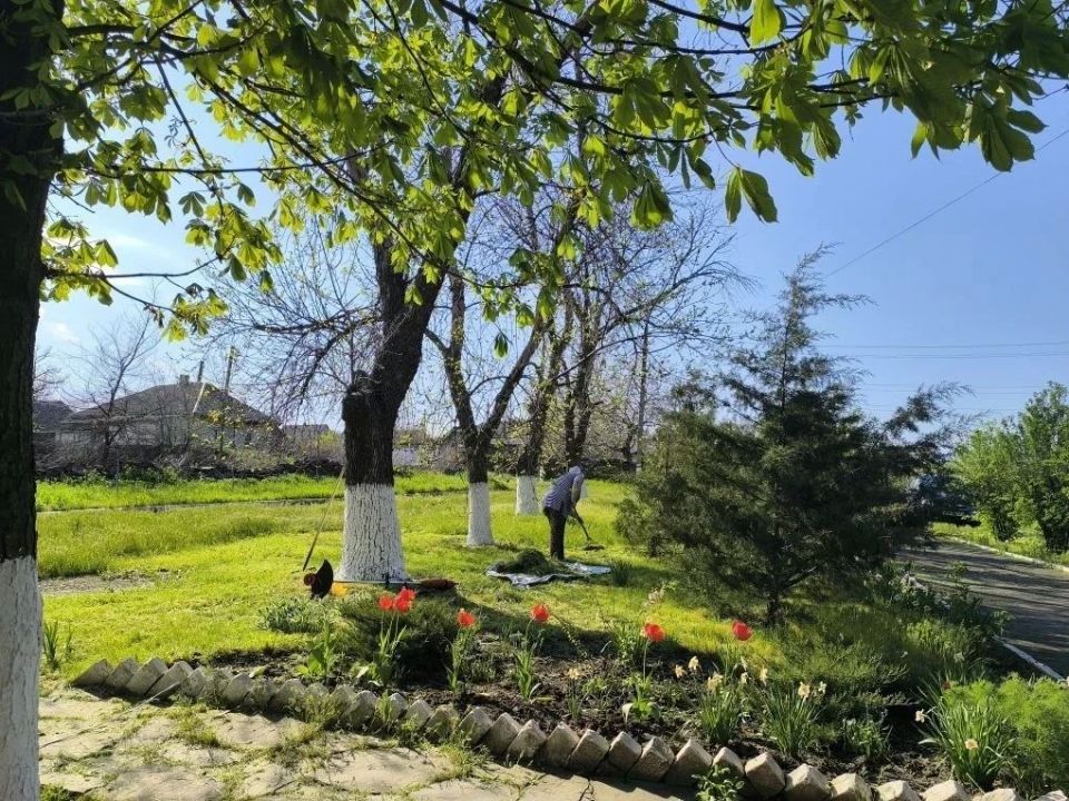 Глава Антрацитовского муниципального округа Сергей Саенко поблагодарил всех активных жителей за благоустройство территорий Глава Антрацитовского муниципального округа Сергей Саенко поблагодарил всех активных жителей за благоустройство территорий