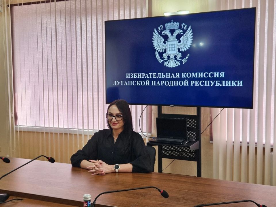 Сотрудники аппарата Избирательной комиссии ЛНР успешно прошли аттестацию Сотрудники аппарата Избирательной комиссии ЛНР успешно прошли аттестацию
