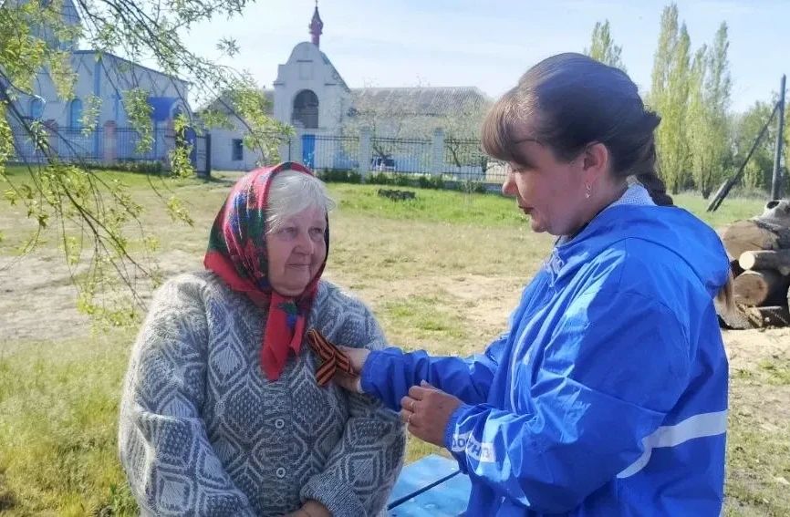 Новоайдарский округ с гордостью присоединился к акции «Георгиевская Ленточка» Новоайдарский округ с гордостью присоединился к акции «Георгиевская Ленточка»