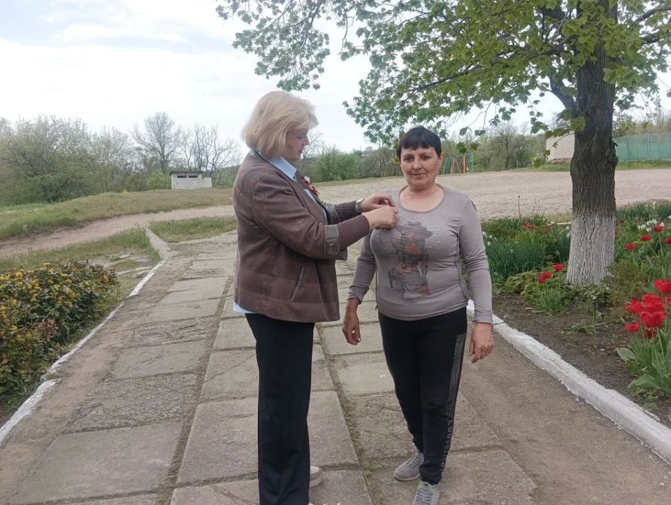 По всей территории Антрацитовского муниципального округа проходит традиционная акция «Георгиевская ленточка», приуроченная ко Дню Победы По всей территории Антрацитовского муниципального округа проходит традиционная акция «Георгиевская ленточка», приуроченная ко Дню Победы