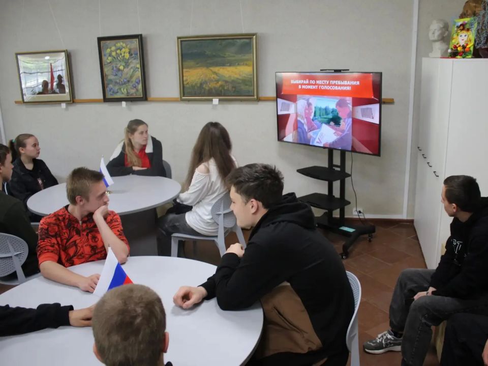 В Кировске продолжаются мероприятия ко Дню молодого избирателя В Кировске продолжаются мероприятия ко Дню молодого избирателя