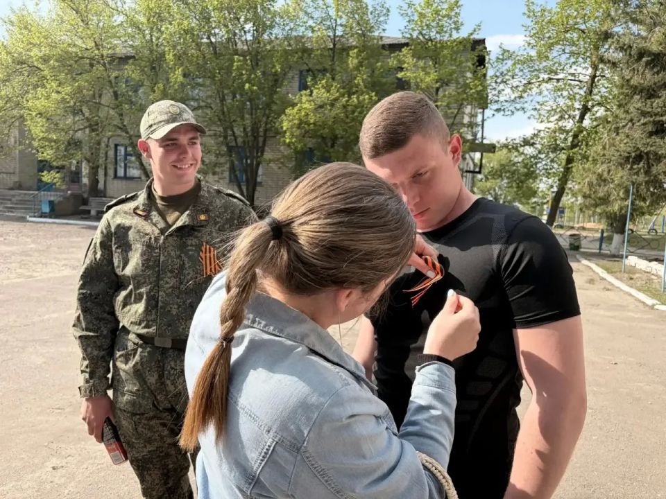 В преддверии Дня Победы, Новопсковский муниципальный округ присоединился к всероссийской акции «Георгиевская ленточка» В преддверии Дня Победы, Новопсковский муниципальный округ присоединился к всероссийской акции «Георгиевская ленточка»