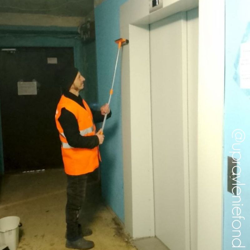 Луганский филиал выполнил влажную уборку в лифтах многоквартирных домов Луганский филиал выполнил влажную уборку в лифтах многоквартирных домов
