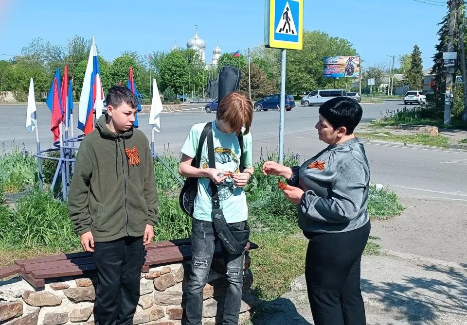 Международная акция «Георгиевская лента» прошла на всех территориях Луганска Международная акция «Георгиевская лента» прошла на всех территориях Луганска