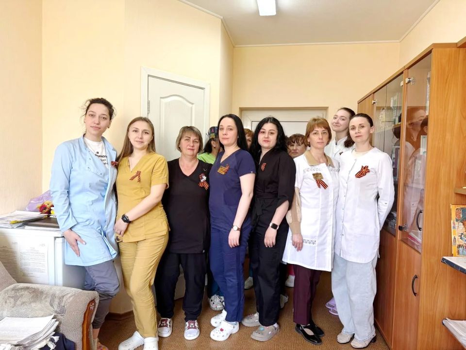 Память, объединяющая сердца: коллектив Луганской городской больницы № 1 присоединился к акции "Георгиевская лента" Память, объединяющая сердца: коллектив Луганской городской больницы № 1 присоединился к акции "Георгиевская лента"