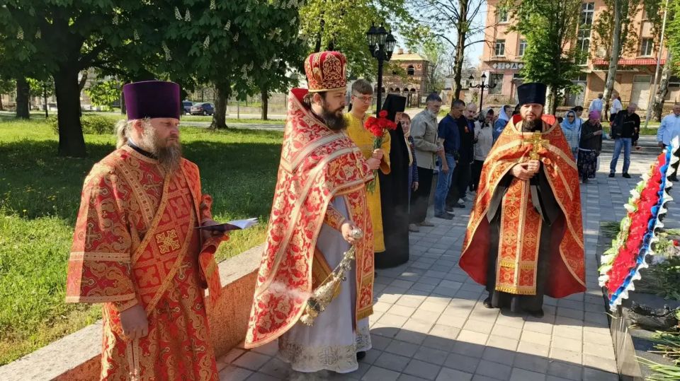 В день памяти и благодарности В день памяти и благодарности