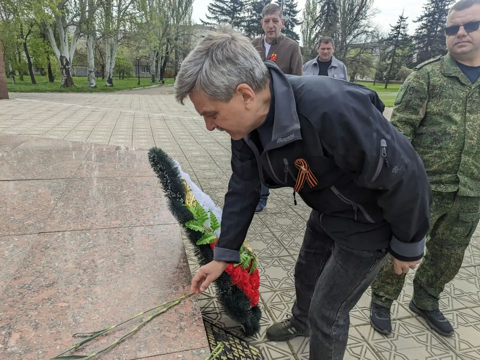 В Лисичанске почтили память героев Великой Отечественной войны В Лисичанске почтили память героев Великой Отечественной войны