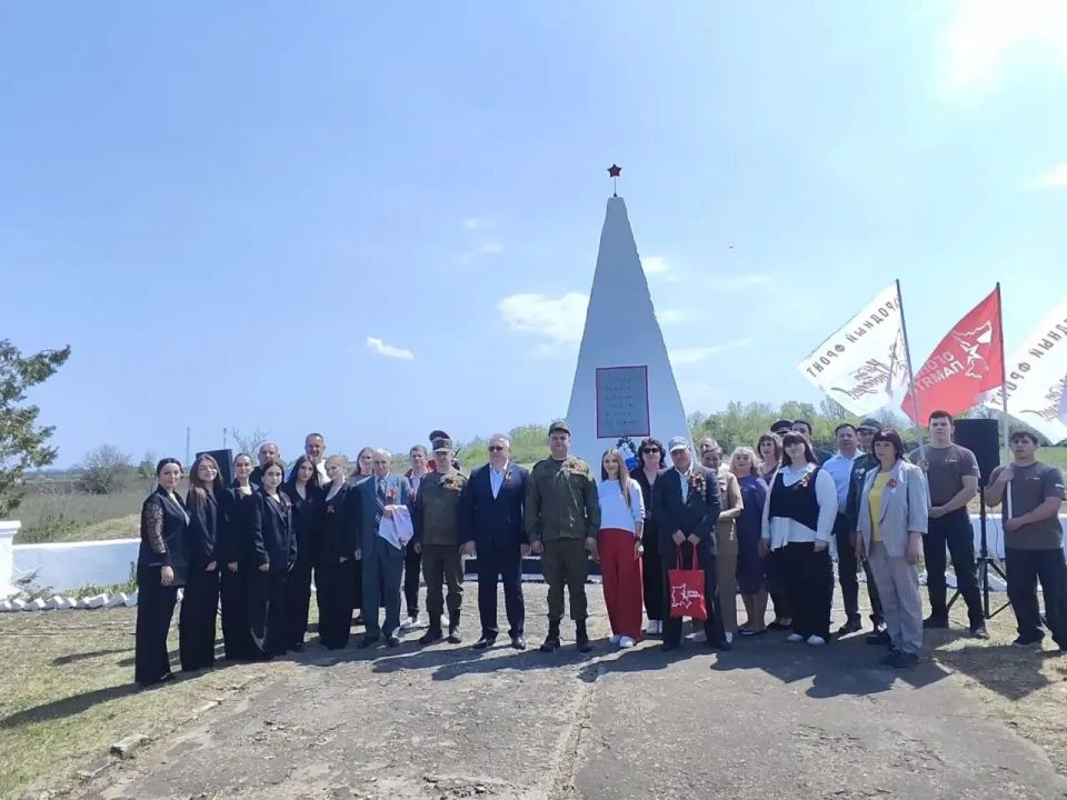 Красная звезда в Червоном Жовтне: Народный фронт восстановил пятый мемориал в ЛНР Красная звезда в Червоном Жовтне: Народный фронт восстановил пятый мемориал в ЛНР