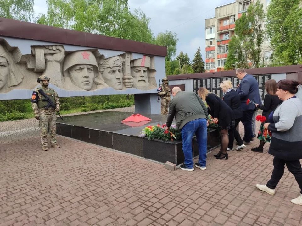В Кременском МО почтили Героев 9 Мая, несмотря на вызовы времени В Кременском МО почтили Героев 9 Мая, несмотря на вызовы времени