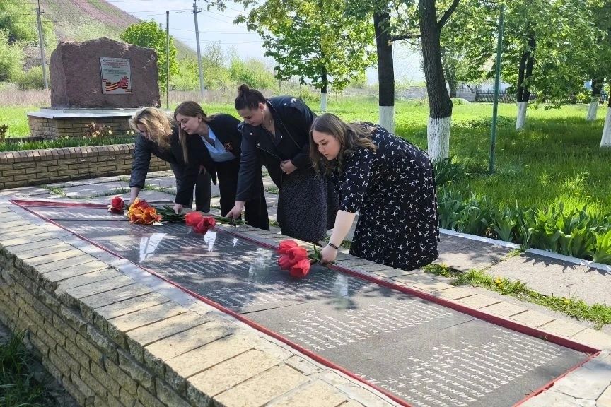 В населённых пунктах Свердловского муниципального округа - г. Червонопартиазнск, пгт Бирюково, пгт Ленинский, пгт Володарск, пгт Шахтёрский, пгт Калининский, пгт Комсомольский, сёлах Александровка, Дарьино-Ермаковка... В населённых пунктах Свердловского муниципального округа - г. Червонопартиазнск, пгт Бирюково, пгт Ленинский, пгт Володарск, пгт Шахтёрский, пгт Калининский, пгт Комсомольский, сёлах Александровка, Дарьино-Ермаковка...