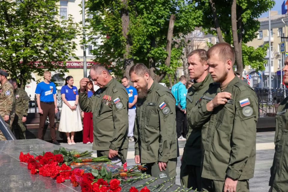 В Луганске почтили память защитников Отечества в годы Великой Отечественной войны (фоторепортаж) В Луганске почтили память защитников Отечества в годы Великой Отечественной войны (фоторепортаж)