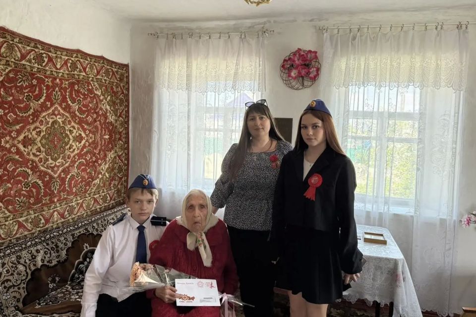 В пгт Ленинский поздравили участников Великой Отечественной Войны с 81-й годовщиной Великой Победы! В пгт Ленинский поздравили участников Великой Отечественной Войны с 81-й годовщиной Великой Победы!