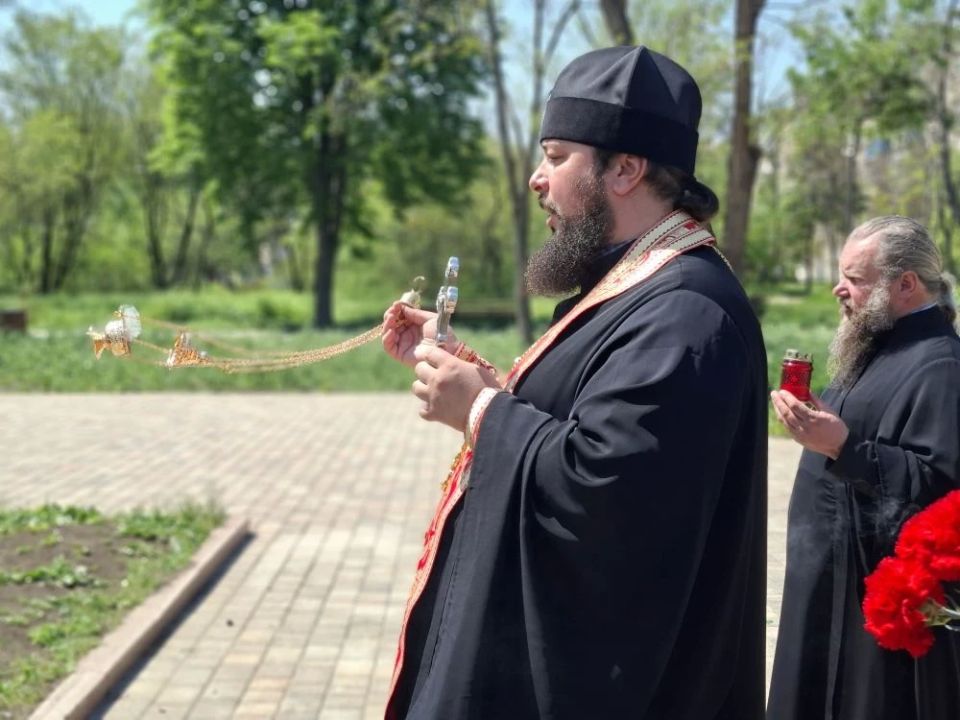 В день памяти и благодарности В день памяти и благодарности