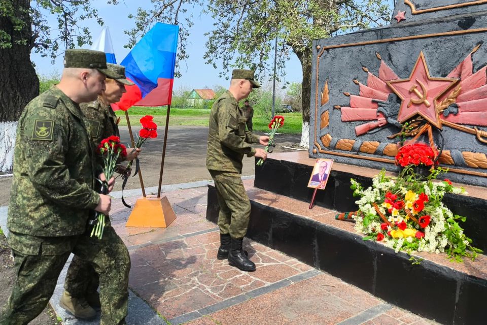 В населённых пунктах Свердловского муниципального округа - г. Червонопартиазнск, пгт Бирюково, пгт Ленинский, пгт Володарск, пгт Шахтёрский, пгт Калининский, пгт Комсомольский, сёлах Александровка, Дарьино-Ермаковка... В населённых пунктах Свердловского муниципального округа - г. Червонопартиазнск, пгт Бирюково, пгт Ленинский, пгт Володарск, пгт Шахтёрский, пгт Калининский, пгт Комсомольский, сёлах Александровка, Дарьино-Ермаковка...