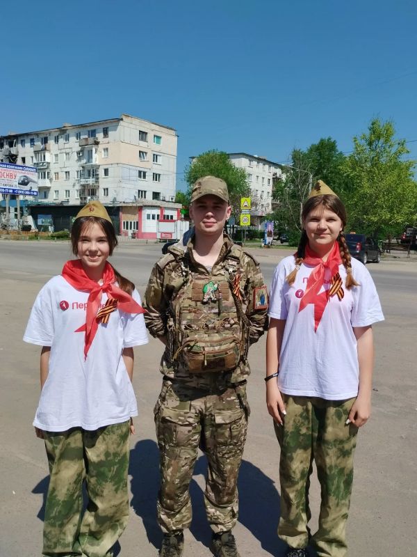 Всероссийская акция «Георгиевская лента» в Рубежном продолжается Всероссийская акция «Георгиевская лента» в Рубежном продолжается