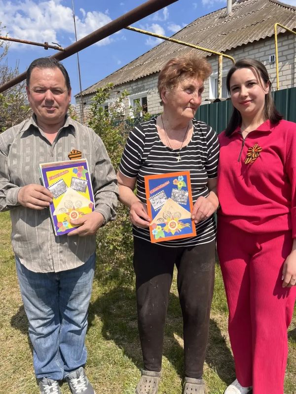 В великий праздник День Победы представители отдела по жизнеобеспечению с Новая Астрахань Кременского МО совместно с работниками сельского дома культуры поздравили ветеранов ВОВ и детей войны с праздником Великой Победы и... В великий праздник День Победы представители отдела по жизнеобеспечению с Новая Астрахань Кременского МО совместно с работниками сельского дома культуры поздравили ветеранов ВОВ и детей войны с праздником Великой Победы и...