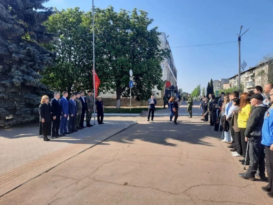 Андрей Губарев: К 81й годовщине Победы в Великой Отечественной войне 1941–1945 гг. на площади имени В. Ленина в городском округе г. Первомайск состоялась церемония поднятия копии Знамени Победы на главном флагштоке города Андрей Губарев: К 81й годовщине Победы в Великой Отечественной войне 1941–1945 гг. на площади имени В. Ленина в городском округе г. Первомайск состоялась церемония поднятия копии Знамени Победы на главном флагштоке города