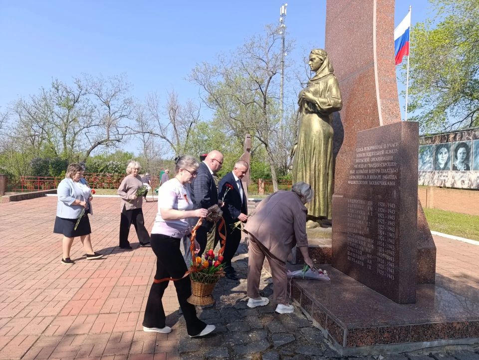 В поселке Краснодон состоялось патриотическое мероприятие, посвященное памяти участников Великой Отечественной войны В поселке Краснодон состоялось патриотическое мероприятие, посвященное памяти участников Великой Отечественной войны