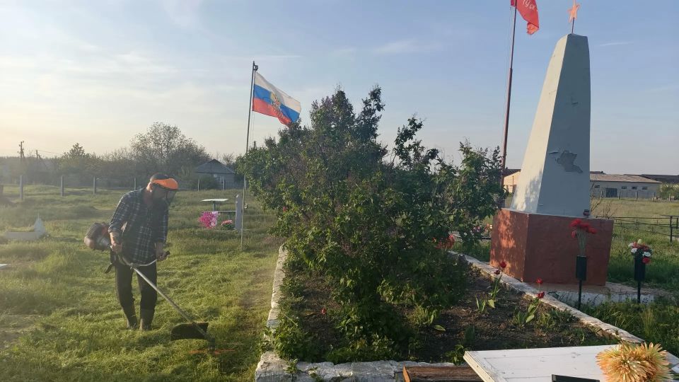 В ПРЕДДВЕРИИ ДНЯ ПОБЕДЫ В СЕЛАХ ЖЕЛТОЕ, САБОВКА И ЛОБАЧЕВО СОСТОЯЛИСЬ СУББОТНИКИ В ПРЕДДВЕРИИ ДНЯ ПОБЕДЫ В СЕЛАХ ЖЕЛТОЕ, САБОВКА И ЛОБАЧЕВО СОСТОЯЛИСЬ СУББОТНИКИ