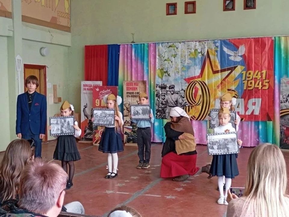 В Алчевске прошли праздничные мероприятия, посвящённые Дню Победы В Алчевске прошли праздничные мероприятия, посвящённые Дню Победы