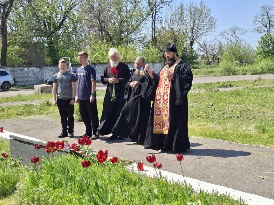 В день памяти и благодарности В день памяти и благодарности