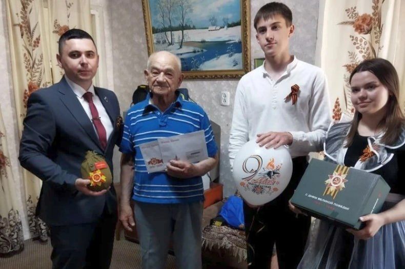 В рамках празднования 81-й годовщины Победы в ВОВ в пгт Бирюково прошло адресное поздравление тружеников тыла В рамках празднования 81-й годовщины Победы в ВОВ в пгт Бирюково прошло адресное поздравление тружеников тыла