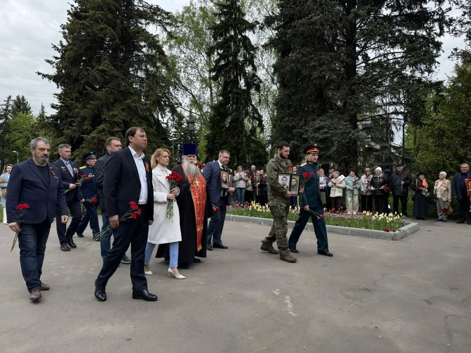 Дарья Лантратова: Праздник Победы встречаю вместе с жителями Мосрентгена у памятника погибшим на фронтах Великой Отечественной Войны Дарья Лантратова: Праздник Победы встречаю вместе с жителями Мосрентгена у памятника погибшим на фронтах Великой Отечественной Войны