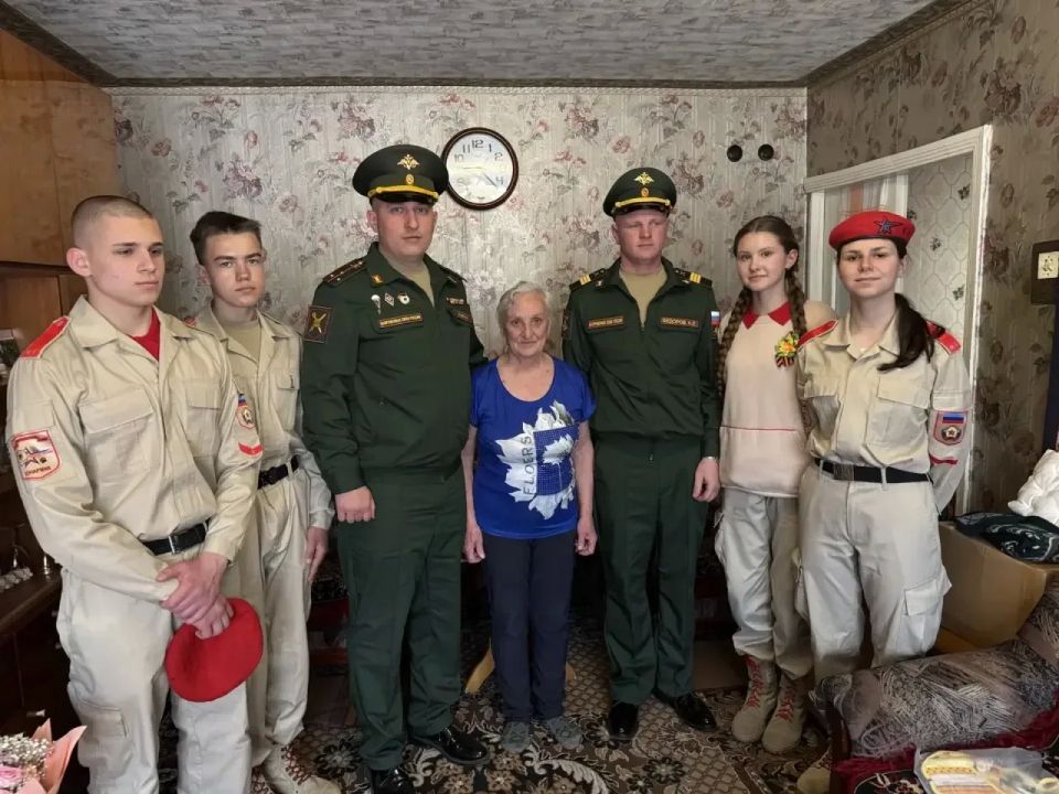 Три поколения встретились в канун Дня Победы Три поколения встретились в канун Дня Победы