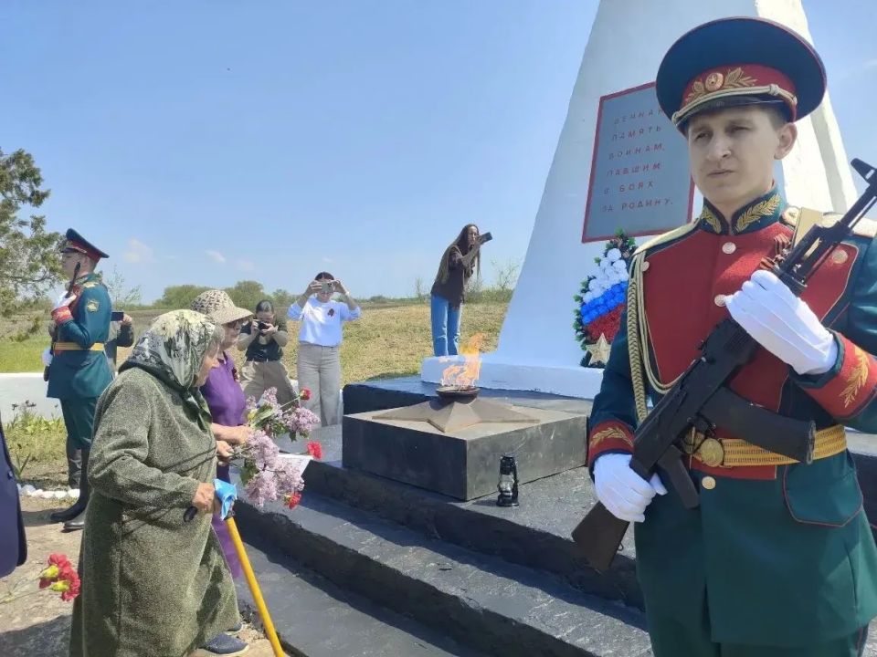 Красная звезда в Червоном Жовтне: Народный фронт восстановил пятый мемориал в ЛНР Красная звезда в Червоном Жовтне: Народный фронт восстановил пятый мемориал в ЛНР