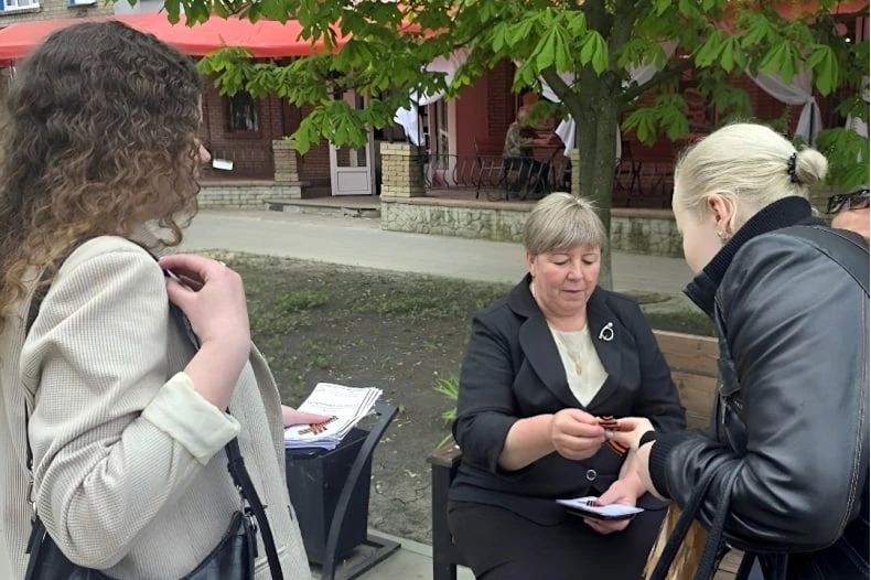 Свердловская центральная городская библиотека им. В.П. Астафьева присоединилась к всероссийской акции «Георгиевская ленточка» Свердловская центральная городская библиотека им. В.П. Астафьева присоединилась к всероссийской акции «Георгиевская ленточка»
