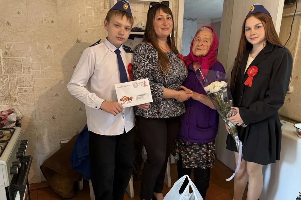 В пгт Ленинский поздравили участников Великой Отечественной Войны с 81-й годовщиной Великой Победы! В пгт Ленинский поздравили участников Великой Отечественной Войны с 81-й годовщиной Великой Победы!