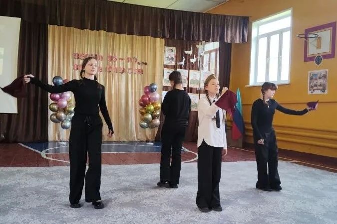 В Ленинской СШ №1 прошло торжественное мероприятие «Весна 45-го… 81 год спустя» В Ленинской СШ №1 прошло торжественное мероприятие «Весна 45-го… 81 год спустя»