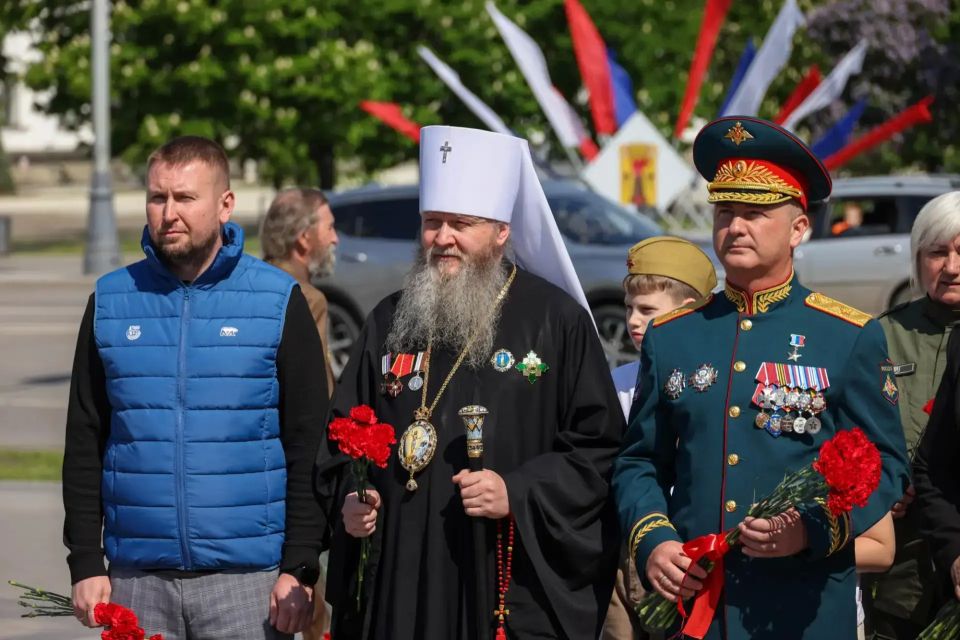 В Луганске почтили память защитников Отечества в годы Великой Отечественной войны (фоторепортаж) В Луганске почтили память защитников Отечества в годы Великой Отечественной войны (фоторепортаж)