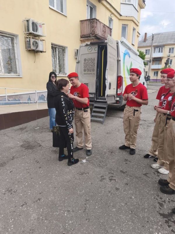 Международная акция «Георгиевская лента» прошла на всех территориях Луганска Международная акция «Георгиевская лента» прошла на всех территориях Луганска