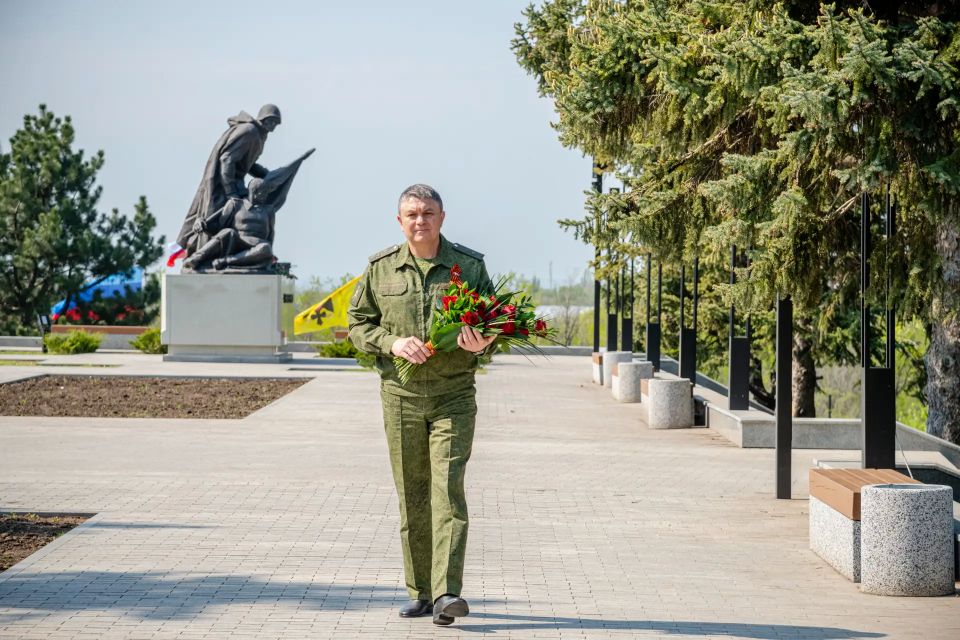 Леонид Пасечник: Возложил цветы к мемориалу «Острая Могила» Леонид Пасечник: Возложил цветы к мемориалу «Острая Могила»