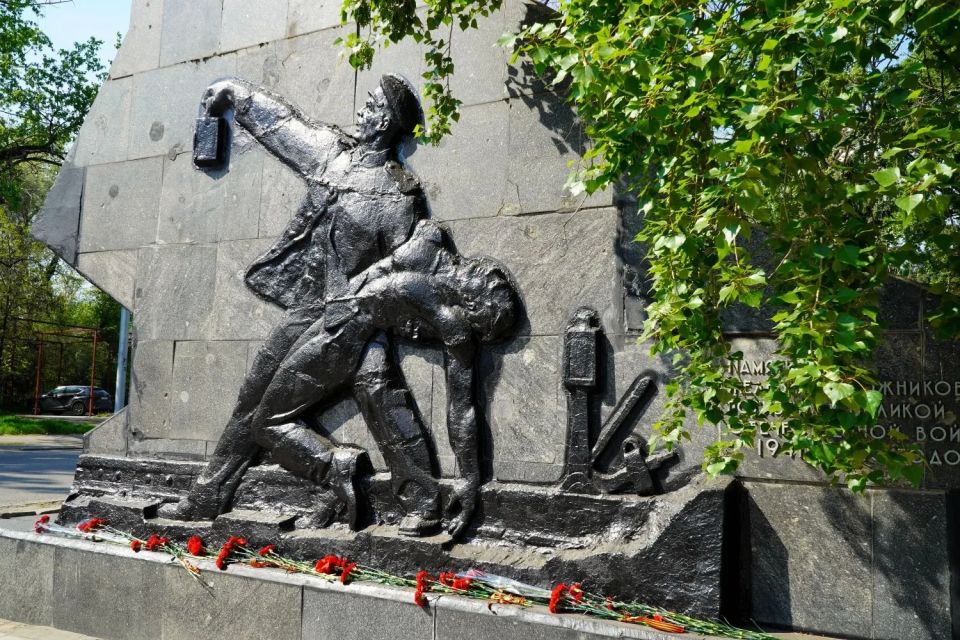 Их подвиг — наша гордость! Их подвиг — наша гордость!