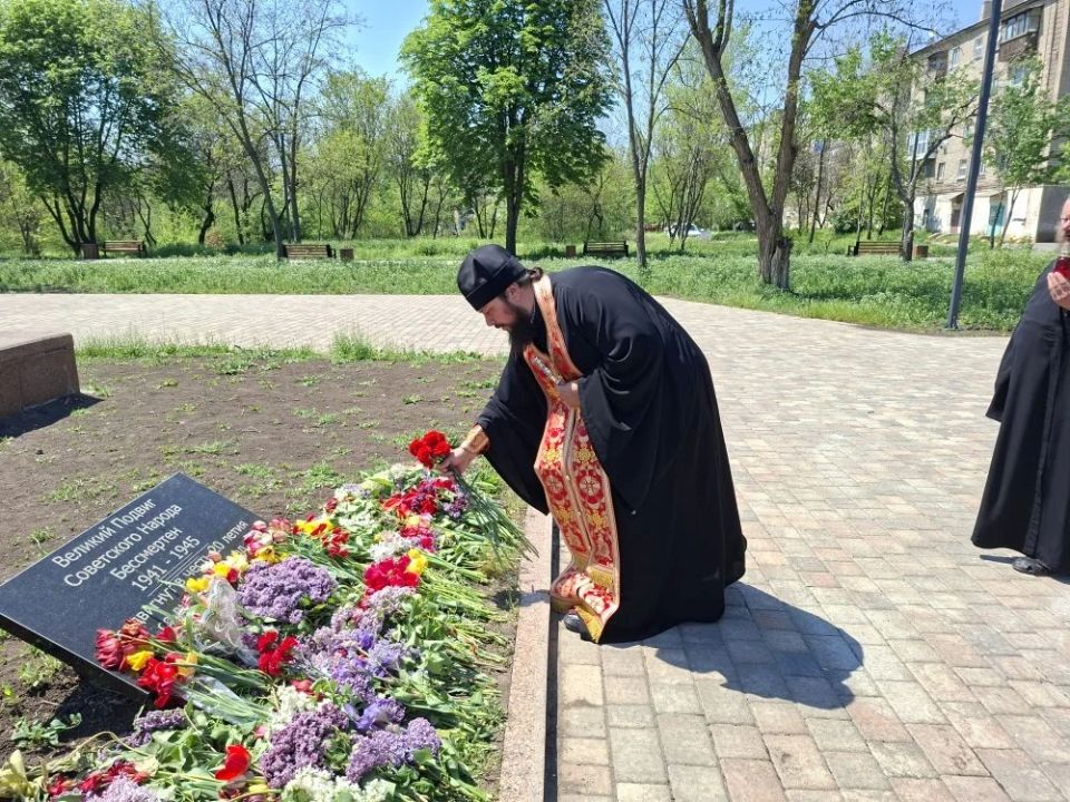 В день памяти и благодарности В день памяти и благодарности