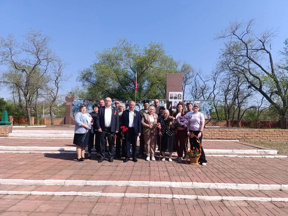 В поселке Краснодон состоялось патриотическое мероприятие, посвященное памяти участников Великой Отечественной войны В поселке Краснодон состоялось патриотическое мероприятие, посвященное памяти участников Великой Отечественной войны
