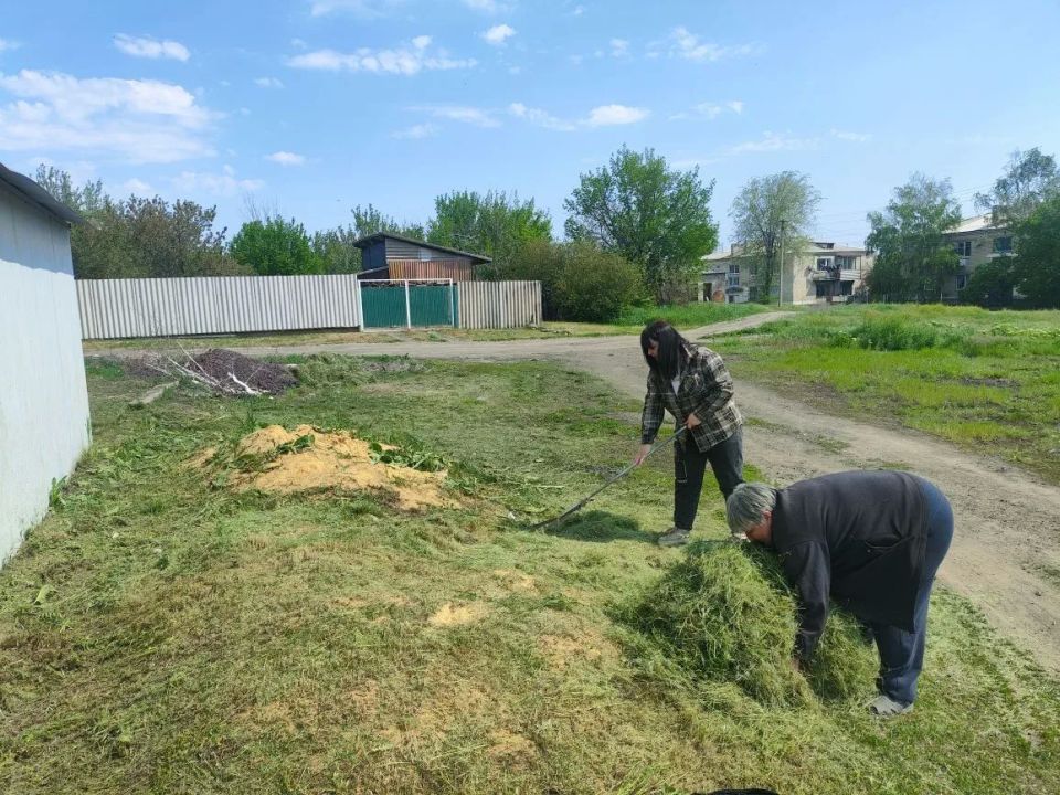 На Краснодонщине продолжаются работы по благоустройству На Краснодонщине продолжаются работы по благоустройству