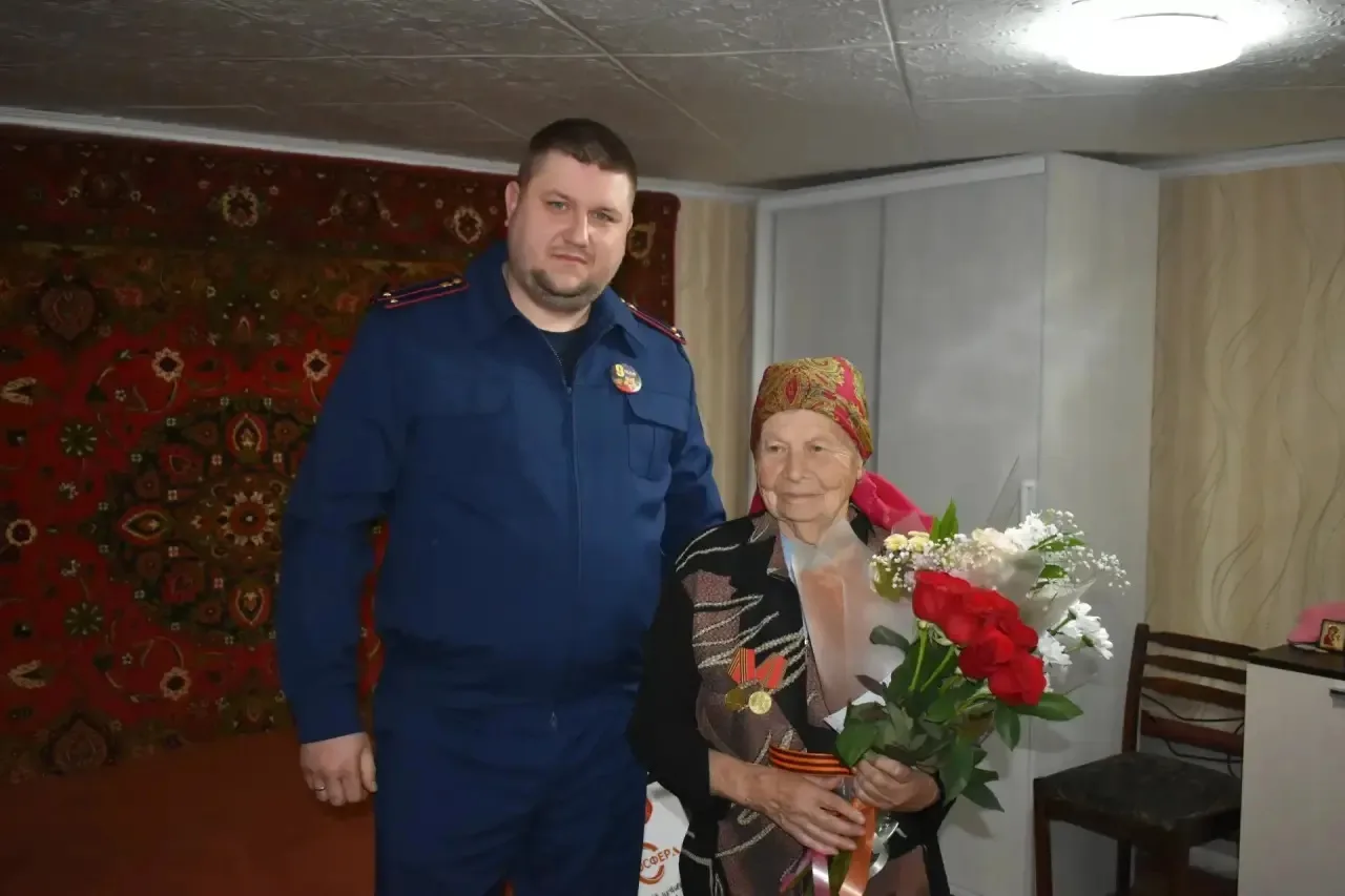 В 81-ю годовщину Великой Победы офицеры Следственного управления Следственного комитета России по Луганской Народной Республике приняли участие в памятных мероприятиях и почтили подвиг фронтовиков В 81-ю годовщину Великой Победы офицеры Следственного управления Следственного комитета России по Луганской Народной Республике приняли участие в памятных мероприятиях и почтили подвиг фронтовиков