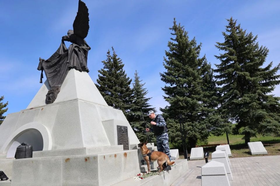 Наша героическая история – история народа-победителя – живёт в веках Наша героическая история – история народа-победителя – живёт в веках