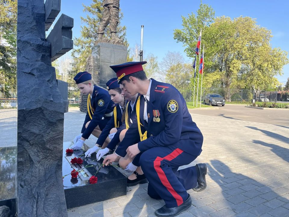 В 81-ю годовщину Великой Победы офицеры Следственного управления Следственного комитета России по Луганской Народной Республике приняли участие в памятных мероприятиях и почтили подвиг фронтовиков В 81-ю годовщину Великой Победы офицеры Следственного управления Следственного комитета России по Луганской Народной Республике приняли участие в памятных мероприятиях и почтили подвиг фронтовиков