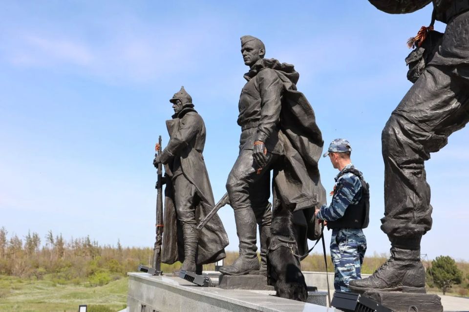 Наша героическая история – история народа-победителя – живёт в веках Наша героическая история – история народа-победителя – живёт в веках