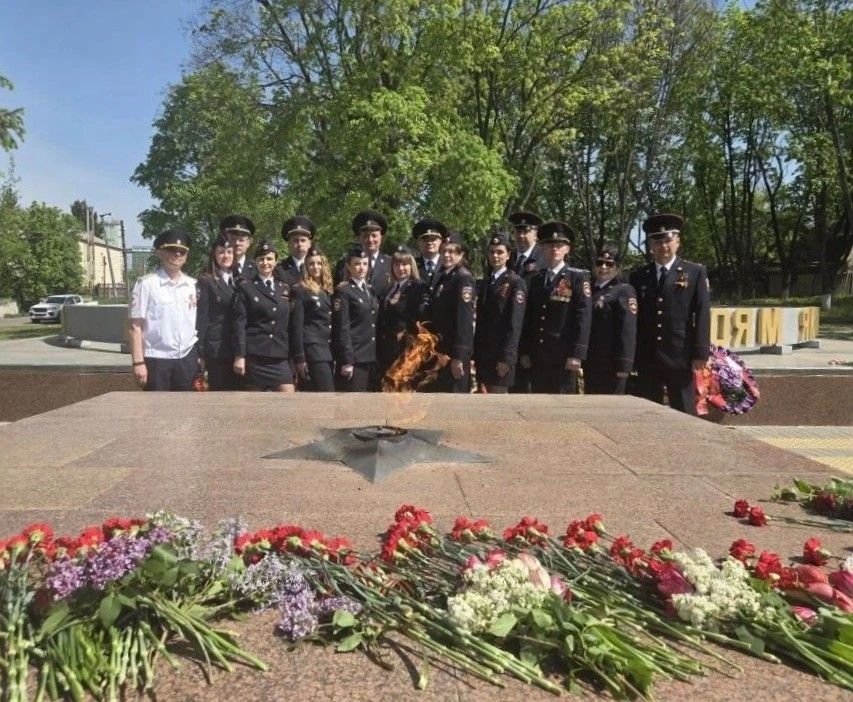 Правоохранители республики почтили память героев Великой Отечественной войны Правоохранители республики почтили память героев Великой Отечественной войны